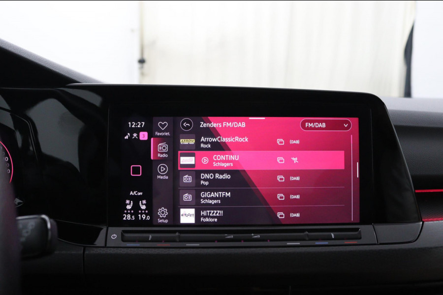 Volkswagen Golf GTI*PANO*LEDER*STOEL VENT.*H/K*ELEK.HAAK*ACC*CAM* Volkswagen Golf GTI*PANO*LEDER*STOEL VENT.*H/K*ELEK.HAAK*ACC*CAM*