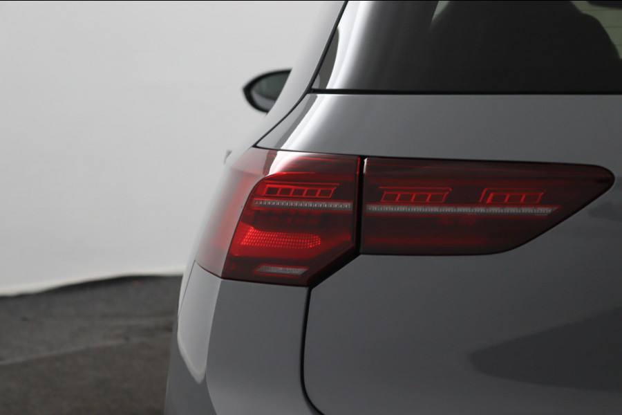 Volkswagen Golf GTI*PANO*LEDER*STOEL VENT.*H/K*ELEK.HAAK*ACC*CAM* Volkswagen Golf GTI*PANO*LEDER*STOEL VENT.*H/K*ELEK.HAAK*ACC*CAM*