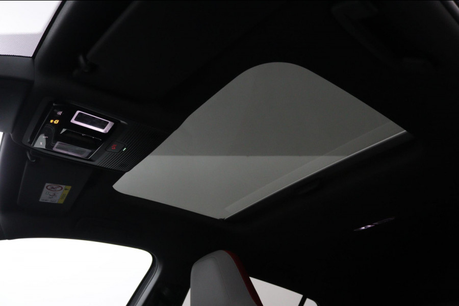 Volkswagen Golf GTI*PANO*LEDER*STOEL VENT.*H/K*ELEK.HAAK*ACC*CAM* Volkswagen Golf GTI*PANO*LEDER*STOEL VENT.*H/K*ELEK.HAAK*ACC*CAM*