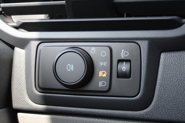 Ford Transit Custom 320 2.0 TDCI L2H1 Trend DC 136pk - Carplay - Android - Camera - Trekhaak - LED koplampen - Stoelverwarming - Draadloos laden - R