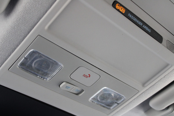 Ford Transit Custom 320 2.0 TDCI L2H1 Trend DC 136pk - Carplay - Android - Camera - Trekhaak - LED koplampen - Stoelverwarming - Draadloos laden - R