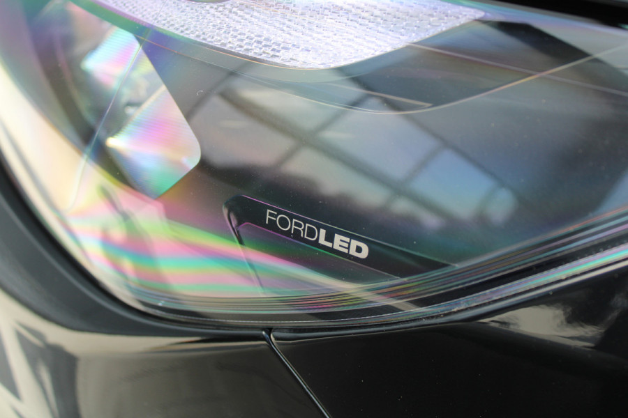 Ford Transit Custom 320 2.0 TDCI L2H1 Trend DC 136pk - Carplay - Android - Camera - Trekhaak - LED koplampen - Stoelverwarming - Draadloos laden - R