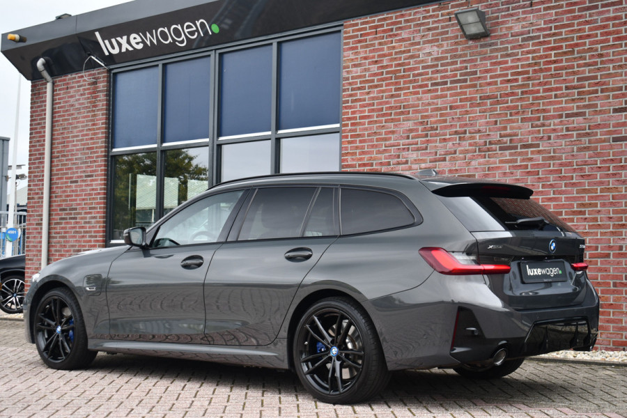 BMW 3 Serie Touring 330e xDrive M-Sport Pro LCI Dravitgrau Pano HUD el-zetels 19inch