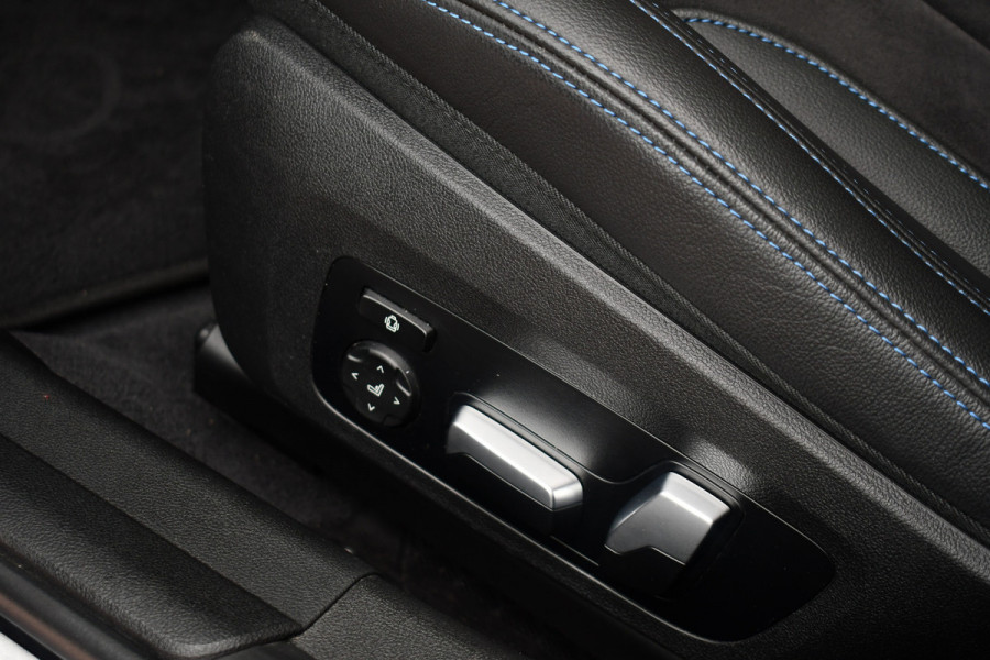 BMW 3 Serie Touring 330e xDrive M-Sport Pro LCI Dravitgrau Pano HUD el-zetels 19inch