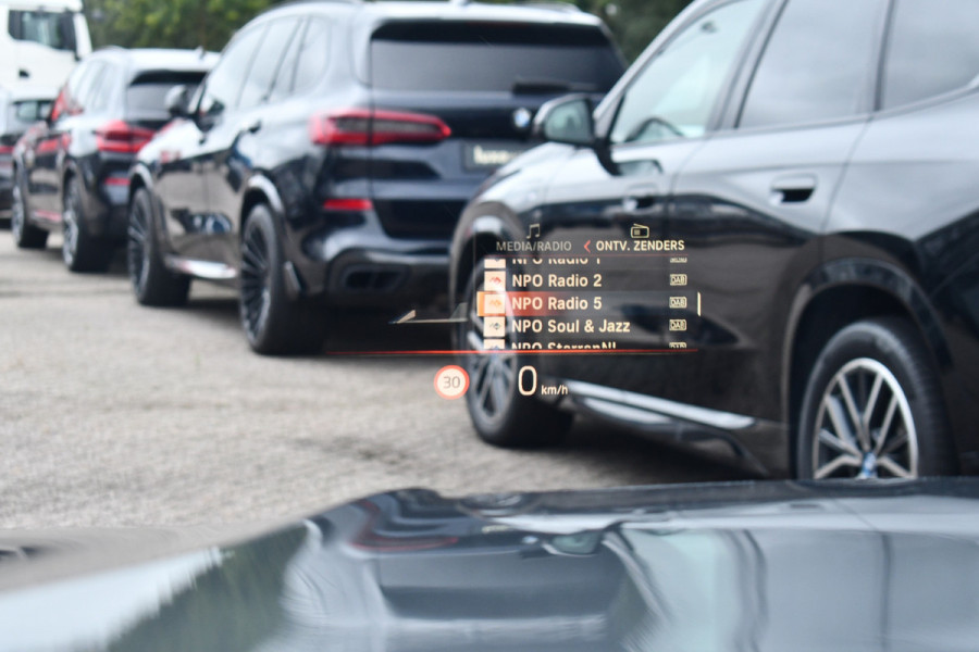 BMW 3 Serie Touring 330e xDrive M-Sport Pro LCI Dravitgrau Pano HUD el-zetels 19inch