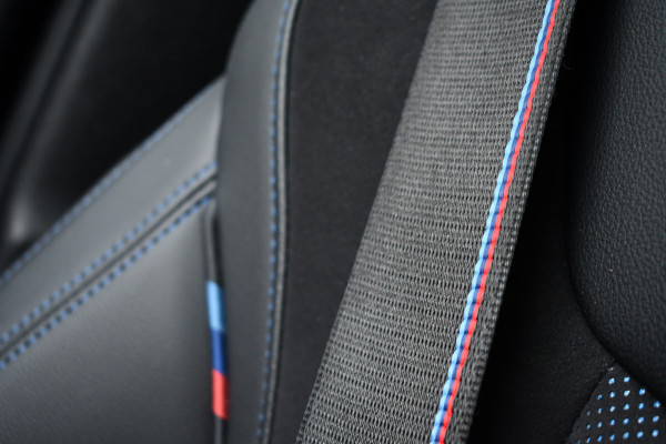 BMW 3 Serie Touring 330e xDrive M-Sport Pro LCI Dravitgrau Pano HUD el-zetels 19inch