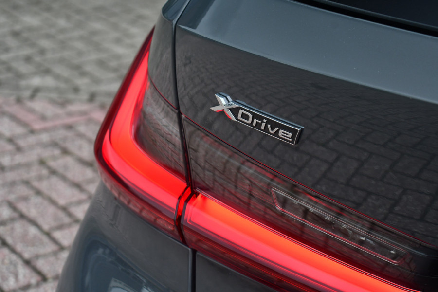 BMW 3 Serie Touring 330e xDrive M-Sport Pro LCI Dravitgrau Pano HUD el-zetels 19inch