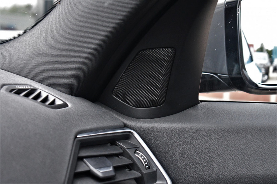 BMW 3 Serie Touring 330e xDrive M-Sport Pro LCI Dravitgrau Pano HUD el-zetels 19inch