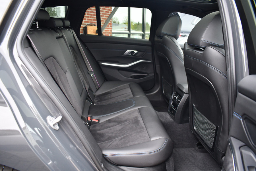 BMW 3 Serie Touring 330e xDrive M-Sport Pro LCI Dravitgrau Pano HUD el-zetels 19inch