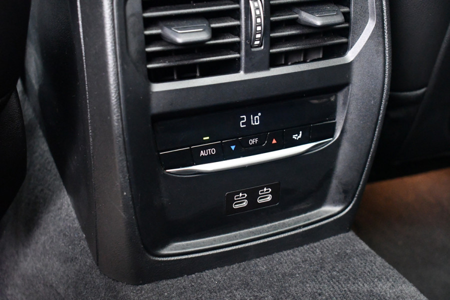 BMW 3 Serie Touring 330e xDrive M-Sport Pro LCI Dravitgrau Pano HUD el-zetels 19inch