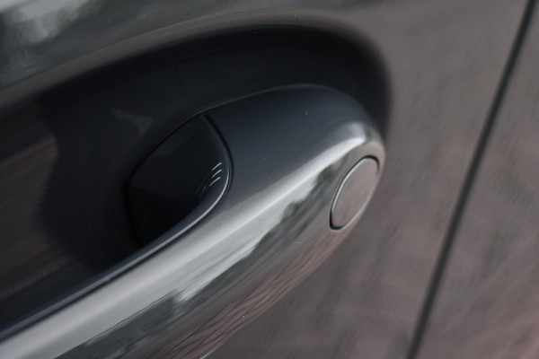 BMW 3 Serie Touring 330e xDrive M-Sport Pro LCI Dravitgrau Pano HUD el-zetels 19inch