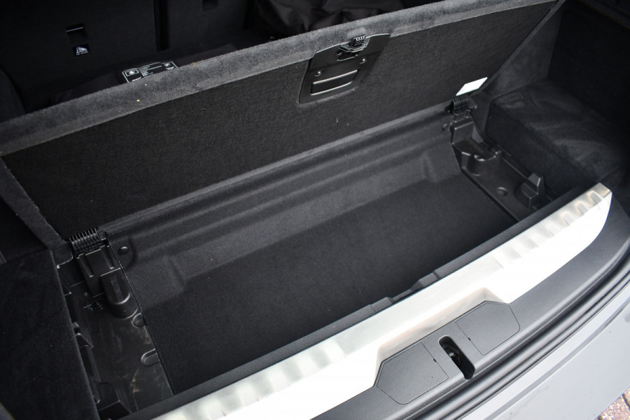 BMW 3 Serie Touring 330e xDrive M-Sport Pro LCI Dravitgrau Pano HUD el-zetels 19inch