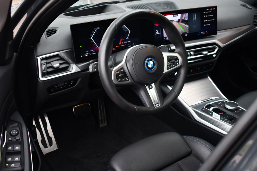 BMW 3 Serie Touring 330e xDrive M-Sport Pro LCI Dravitgrau Pano HUD el-zetels 19inch