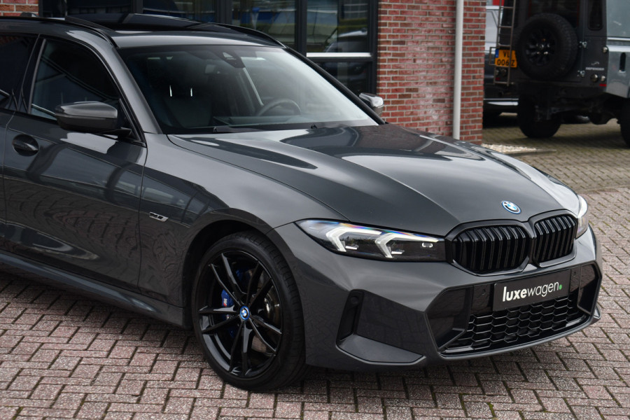 BMW 3 Serie Touring 330e xDrive M-Sport Pro LCI Dravitgrau Pano HUD el-zetels 19inch