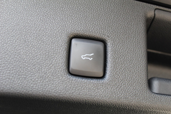 Ford Kuga 2.5 PHEV ST-Line X | Trekhaak | Panoramadak | B&O | BLIS | Matrix | Adaptieve cruise