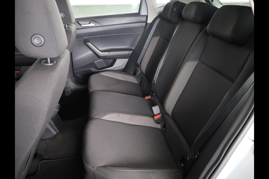 Volkswagen Polo 1.0 TSI Life Edition 95 pk Automaat (DSG) | Verlengde garantie | Navigatie via App | Parkeersensoren achter | Achteruitrijcamera | Adaptieve cruise control |