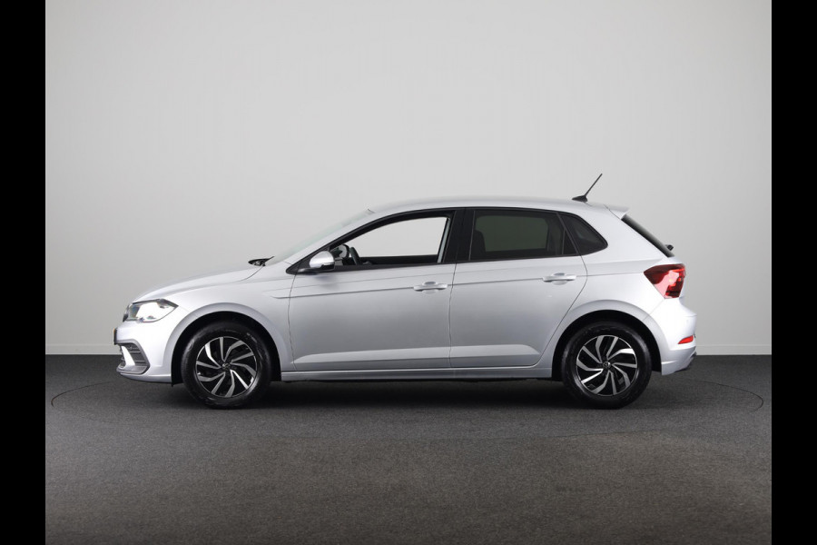 Volkswagen Polo 1.0 TSI Life Edition 95 pk Automaat (DSG) | Verlengde garantie | Navigatie via App | Parkeersensoren achter | Achteruitrijcamera | Adaptieve cruise control |