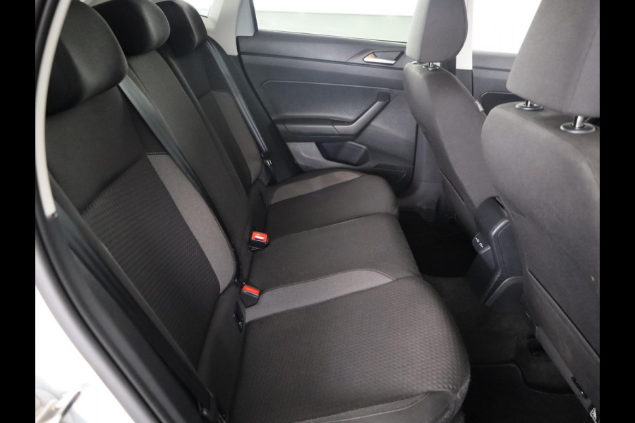Volkswagen Polo 1.0 TSI Life Edition 95 pk Automaat (DSG) | Verlengde garantie | Navigatie via App | Parkeersensoren achter | Achteruitrijcamera | Adaptieve cruise control |