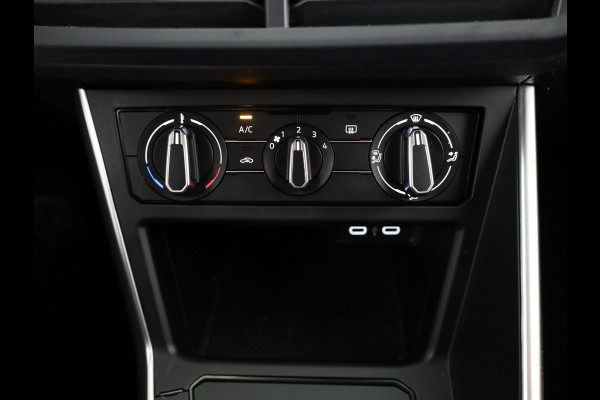 Volkswagen Polo 1.0 TSI Life Edition 95 pk Automaat (DSG) | Verlengde garantie | Navigatie via App | Parkeersensoren achter | Achteruitrijcamera | Adaptieve cruise control |