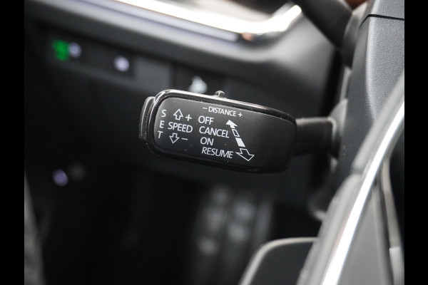 Škoda ENYAQ iV 80 Trekhaak Leder Panoramadak Memory Camera Adap.Cruise Warmtepomp Navi Ecc Apple Carplay Android Auto Lmv 21" 1e Eigenaar Nieuwprijs €59.095! 1.000KG Trekgewicht