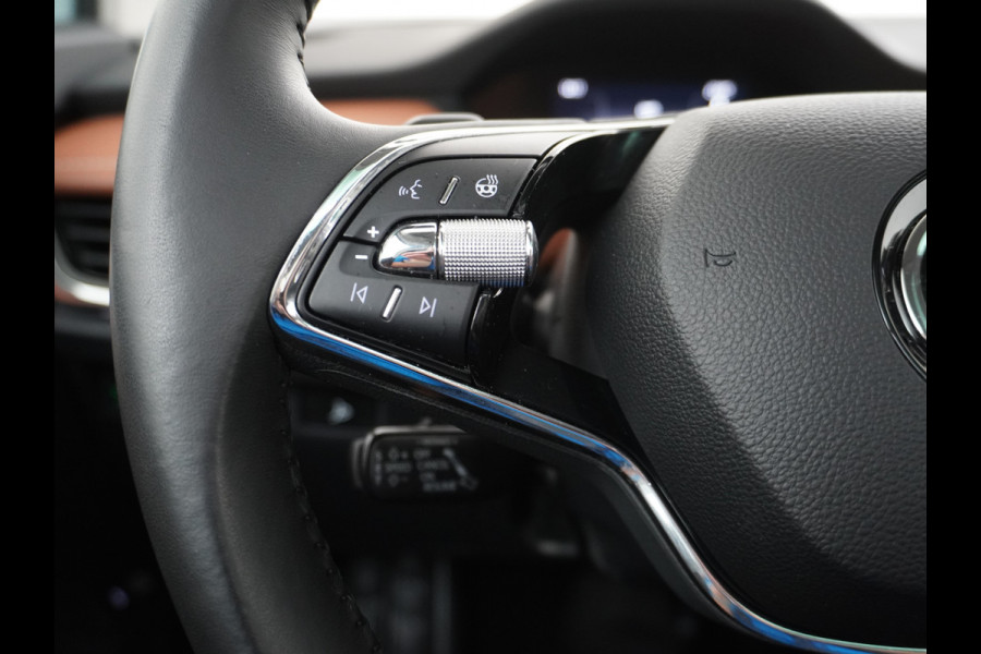 Škoda ENYAQ iV 80 Trekhaak Leder Panoramadak Memory Camera Adap.Cruise Warmtepomp Navi Ecc Apple Carplay Android Auto Lmv 21" 1e Eigenaar Nieuwprijs €59.095! 1.000KG Trekgewicht