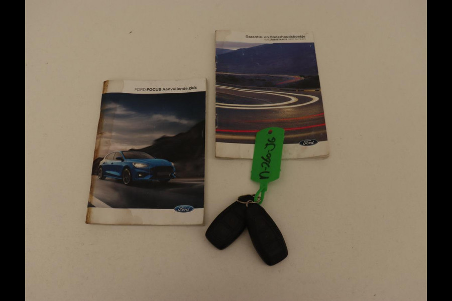 Ford Focus 1.0 EcoBoost Hybrid ST Line X Business | Panoramadak | Trekhaak | Head-up | Carplay | Camera | Stuurverwarming | Stoelverwarming | Adaptive cruise | LMV 17 inch | Sportstoelen