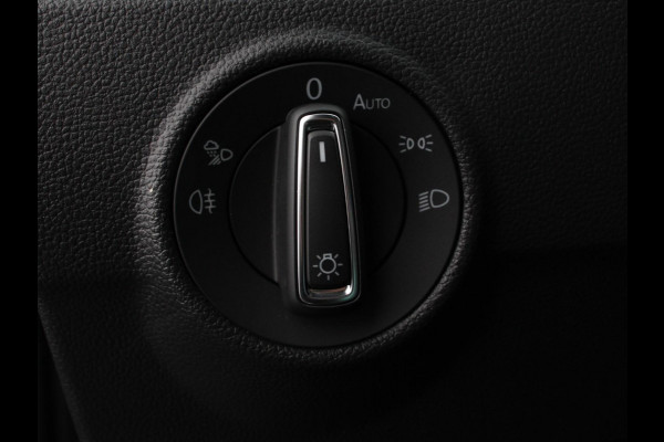 Volkswagen T-Roc 1.5 TSI 150pk DSG R-Line | Navigatie | Apple Carplay/Android Auto | Parkeersensoren | Camera | Adaptive Cruise Control | Elektrische achterklep | Stoel- en stuurverwarming | Climate Control | Ledverlichting | Virtual Cockpit Volkswagen T-Roc 1.5 TSI 150pk DSG R-Line | Navigatie | Apple Carplay/Android Auto | Parkeersensoren | Camera | Adaptive Cruise Control | Elektrische achterklep | Stoel- en stuurverwarming | Climate Control | Ledverlichting | Virtual Cockpit