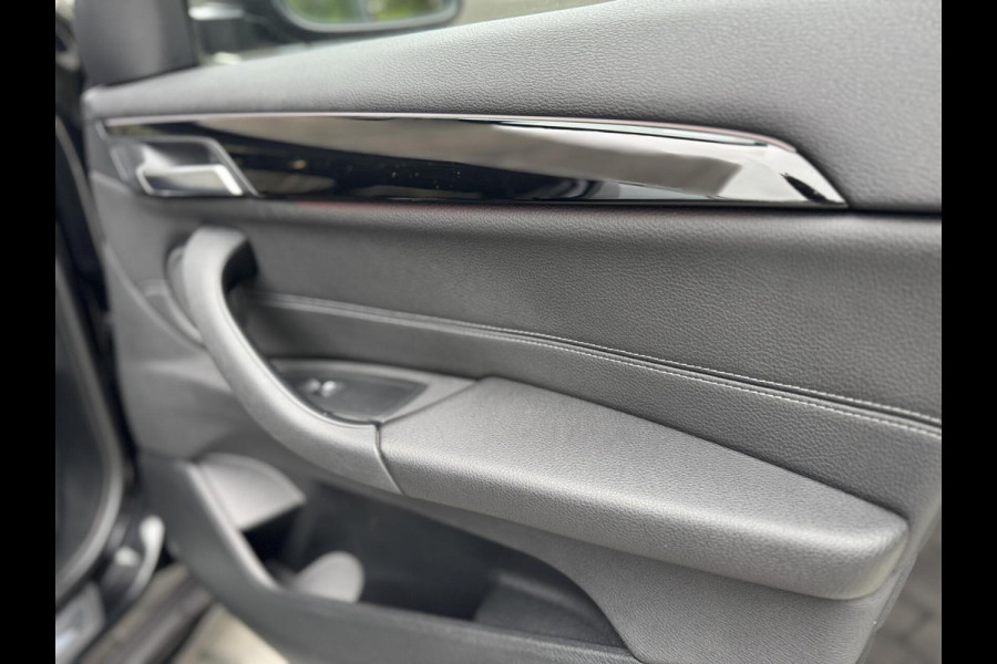 BMW X1 sDrive20i Business Edition Automaat Sport Line | HUD | LED verlichting | Sportstoelen | Head-up display | 18 inch lichtmetalen v