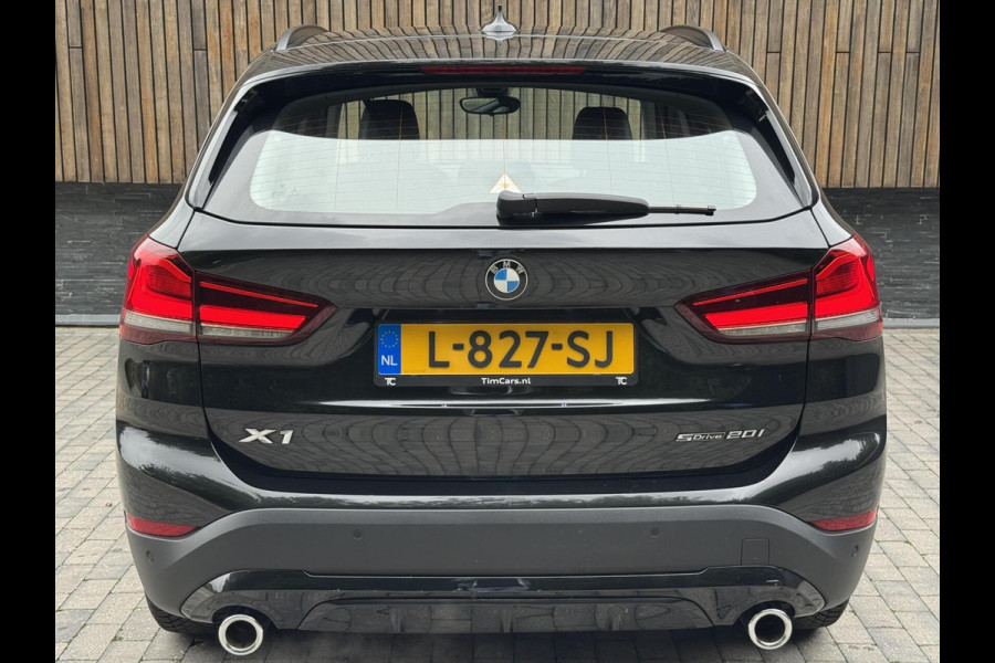 BMW X1 sDrive20i Business Edition Automaat Sport Line | HUD | LED verlichting | Sportstoelen | Head-up display | 18 inch lichtmetalen v
