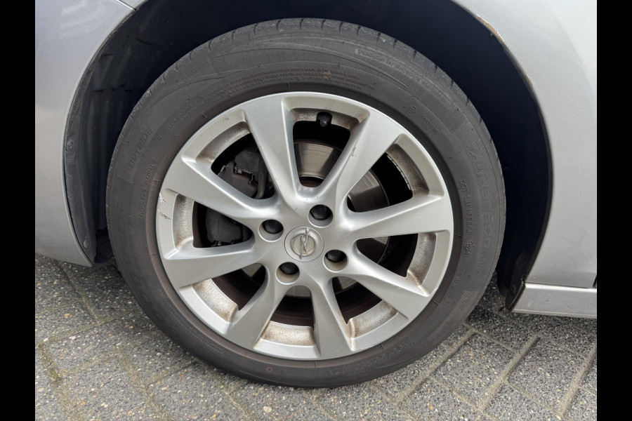 Opel Corsa 1.2 Elegance | Adaptive Cruise Control | Camera | Lane Assist | Carplay | Privacy Glass | Lichtmetalen Velgen |