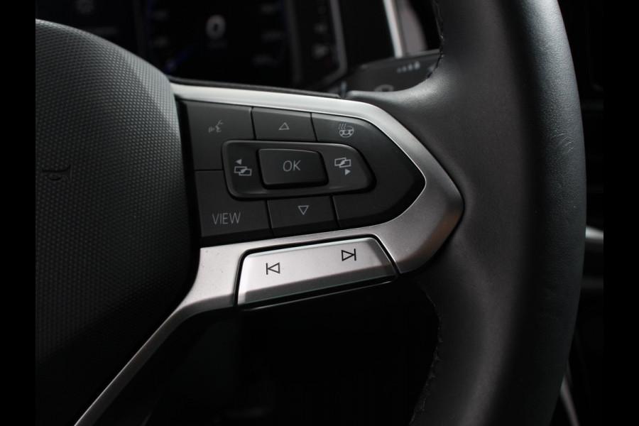 Volkswagen T-Roc 1.5 TSI 150pk DSG R-Line | Navigatie | Apple Carplay/Android Auto | Parkeersensoren | Camera | Adaptive Cruise Control | Elektrische achterklep | Stoel- en stuurverwarming | Climate Control | Ledverlichting | Virtual Cockpit Volkswagen T-Roc 1.5 TSI 150pk DSG R-Line | Navigatie | Apple Carplay/Android Auto | Parkeersensoren | Camera | Adaptive Cruise Control | Elektrische achterklep | Stoel- en stuurverwarming | Climate Control | Ledverlichting | Virtual Cockpit