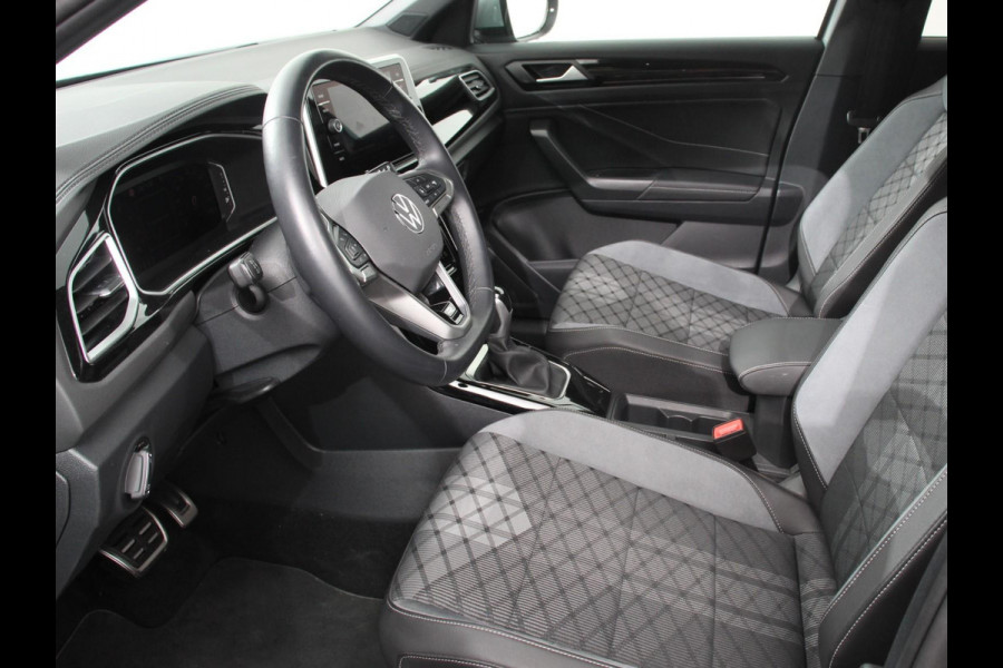 Volkswagen T-Roc 1.5 TSI 150pk DSG R-Line | Navigatie | Apple Carplay/Android Auto | Parkeersensoren | Camera | Adaptive Cruise Control | Elektrische achterklep | Stoel- en stuurverwarming | Climate Control | Ledverlichting | Virtual Cockpit Volkswagen T-Roc 1.5 TSI 150pk DSG R-Line | Navigatie | Apple Carplay/Android Auto | Parkeersensoren | Camera | Adaptive Cruise Control | Elektrische achterklep | Stoel- en stuurverwarming | Climate Control | Ledverlichting | Virtual Cockpit