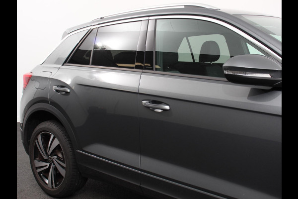 Volkswagen T-Roc 1.5 TSI 150pk DSG R-Line | Navigatie | Apple Carplay/Android Auto | Parkeersensoren | Camera | Adaptive Cruise Control | Elektrische achterklep | Stoel- en stuurverwarming | Climate Control | Ledverlichting | Virtual Cockpit Volkswagen T-Roc 1.5 TSI 150pk DSG R-Line | Navigatie | Apple Carplay/Android Auto | Parkeersensoren | Camera | Adaptive Cruise Control | Elektrische achterklep | Stoel- en stuurverwarming | Climate Control | Ledverlichting | Virtual Cockpit