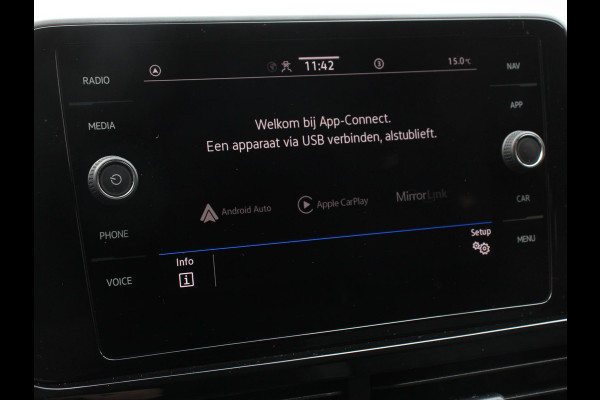 Volkswagen T-Roc 1.5 TSI 150pk DSG R-Line | Navigatie | Apple Carplay/Android Auto | Parkeersensoren | Camera | Adaptive Cruise Control | Elektrische achterklep | Stoel- en stuurverwarming | Climate Control | Ledverlichting | Virtual Cockpit Volkswagen T-Roc 1.5 TSI 150pk DSG R-Line | Navigatie | Apple Carplay/Android Auto | Parkeersensoren | Camera | Adaptive Cruise Control | Elektrische achterklep | Stoel- en stuurverwarming | Climate Control | Ledverlichting | Virtual Cockpit