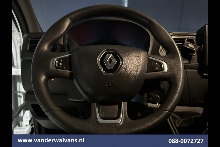 Renault Master 2.3 dCi 135pk L2H2 Euro6 Airco | Camera | Navigatie | Cruisecontrol | 2500kg Trekhaak | Bijrijdersbank,  Parkeersensoren Renault Master 2.3 dCi 135pk L2H2 Euro6 Airco | Camera | Navigatie | Cruisecontrol | 2500kg Trekhaak | Bijrijdersbank,  Parkeersensoren