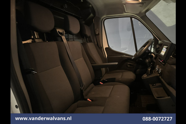 Renault Master 2.3 dCi 135pk L2H2 Euro6 Airco | Camera | Navigatie | Cruisecontrol | 2500kg Trekhaak | Bijrijdersbank,  Parkeersensoren Renault Master 2.3 dCi 135pk L2H2 Euro6 Airco | Camera | Navigatie | Cruisecontrol | 2500kg Trekhaak | Bijrijdersbank,  Parkeersensoren