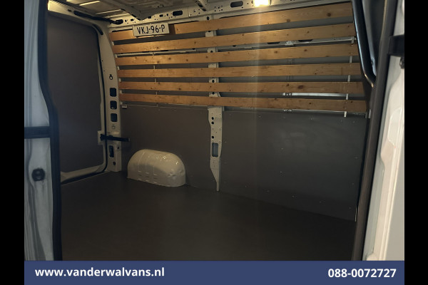 Renault Master 2.3 dCi 135pk L2H2 Euro6 Airco | Camera | Navigatie | Cruisecontrol | 2500kg Trekhaak | Bijrijdersbank,  Parkeersensoren Renault Master 2.3 dCi 135pk L2H2 Euro6 Airco | Camera | Navigatie | Cruisecontrol | 2500kg Trekhaak | Bijrijdersbank,  Parkeersensoren