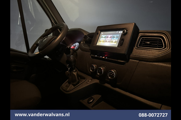 Renault Master 2.3 dCi 135pk L2H2 Euro6 Airco | Camera | Navigatie | Cruisecontrol | 2500kg Trekhaak | Bijrijdersbank,  Parkeersensoren Renault Master 2.3 dCi 135pk L2H2 Euro6 Airco | Camera | Navigatie | Cruisecontrol | 2500kg Trekhaak | Bijrijdersbank,  Parkeersensoren