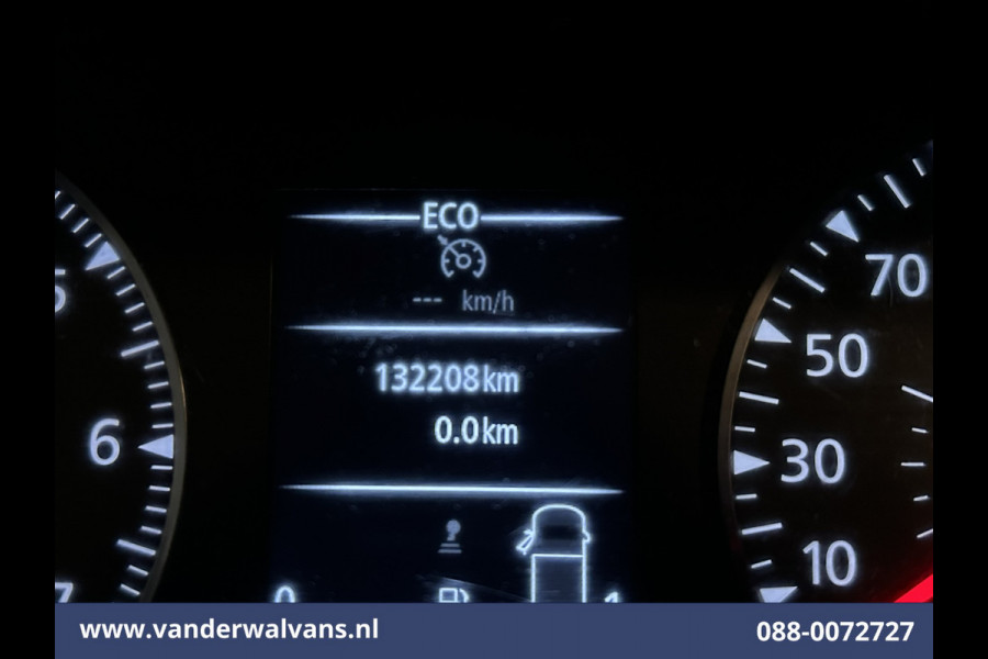 Renault Master 2.3 dCi 135pk L2H2 Euro6 Airco | Camera | Navigatie | Cruisecontrol | 2500kg Trekhaak | Bijrijdersbank,  Parkeersensoren Renault Master 2.3 dCi 135pk L2H2 Euro6 Airco | Camera | Navigatie | Cruisecontrol | 2500kg Trekhaak | Bijrijdersbank,  Parkeersensoren