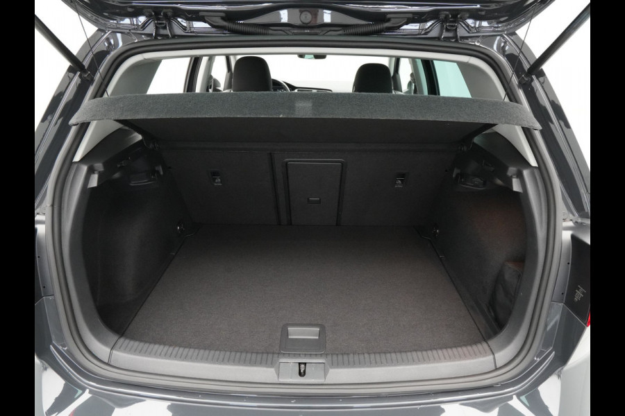 Volkswagen e-Golf E-DITION 136pk Navigatie Warmtepomp Virtual cockpit Acc