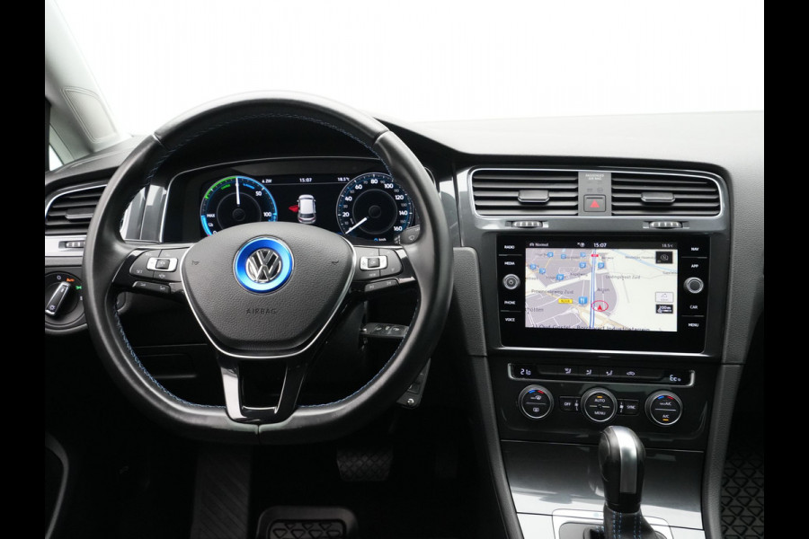 Volkswagen e-Golf E-DITION 136pk Navigatie Warmtepomp Virtual cockpit Acc
