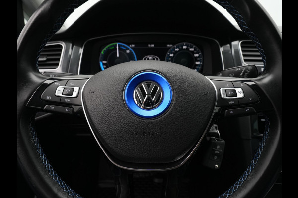 Volkswagen e-Golf E-DITION 136pk Navigatie Warmtepomp Virtual cockpit Acc