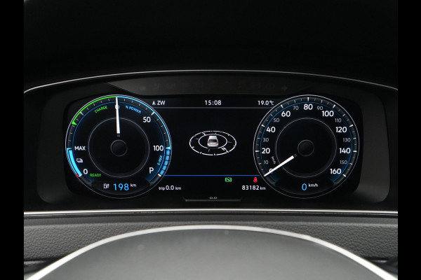 Volkswagen e-Golf E-DITION 136pk Navigatie Warmtepomp Virtual cockpit Acc