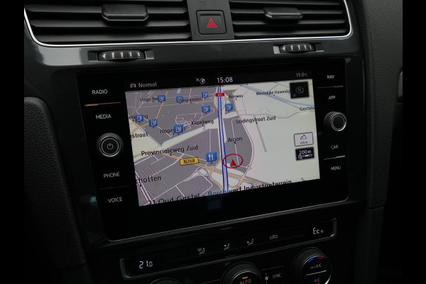 Volkswagen e-Golf E-DITION 136pk Navigatie Warmtepomp Virtual cockpit Acc