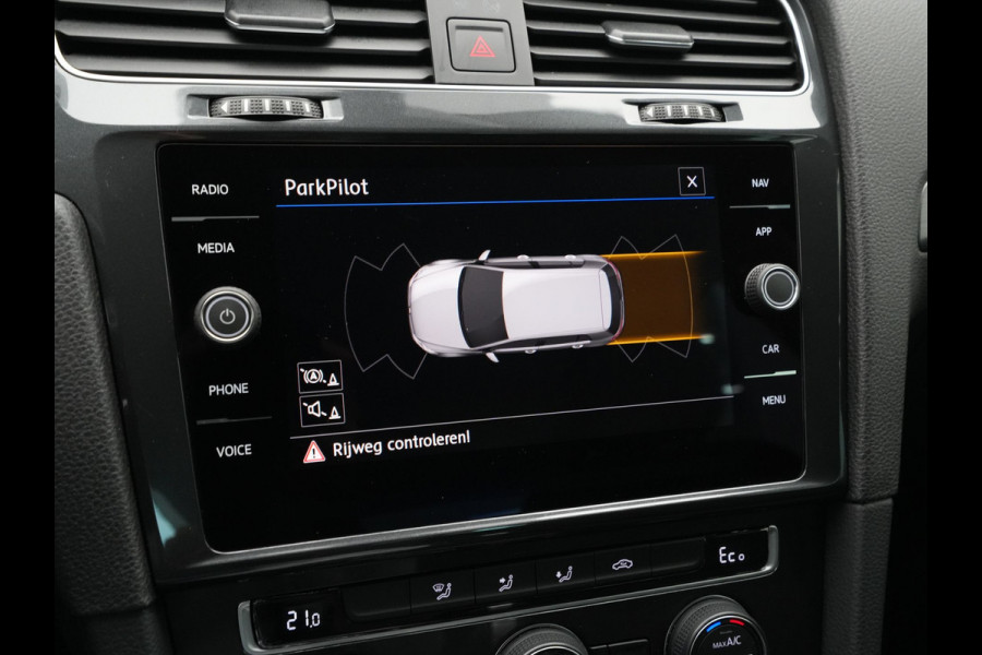 Volkswagen e-Golf E-DITION 136pk Navigatie Warmtepomp Virtual cockpit Acc