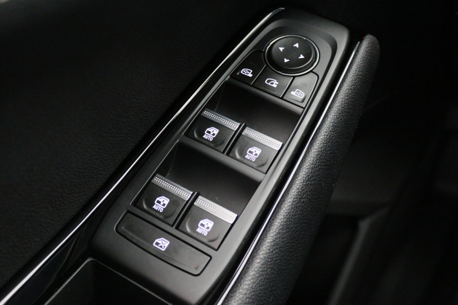 Renault Austral 1.2 E-Tech full hybrid 200 techno Automaat LED, Camera, Apple Carplay, Dodehoeksensor, Sfeerverlichting, Keyless, 19"