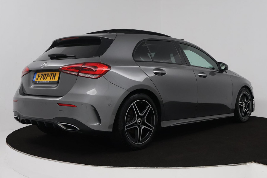 Mercedes-Benz A-Klasse 180 Business Solution AMG (PANORAMADAK, SFEERVERLICHTING, STOELVERWARMING, ELEKTR STOELEN, CAMERA)