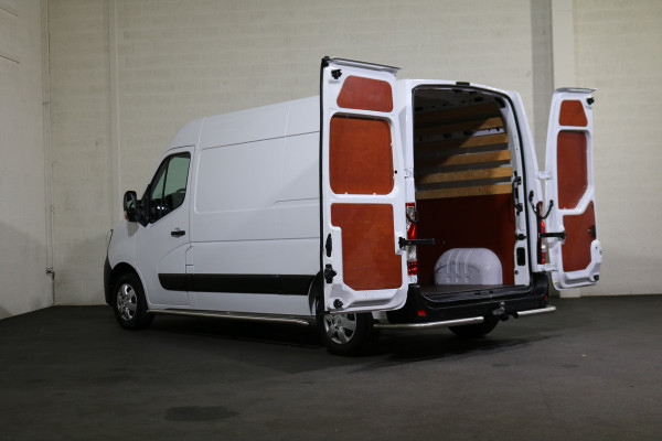 Renault Master T35 2.3 dCi 135 L2 H2 Work Edition