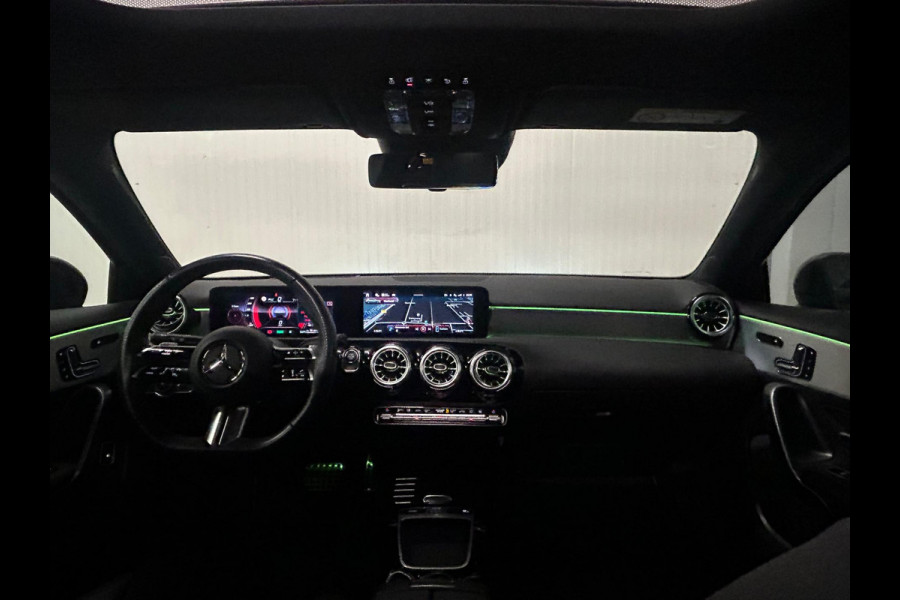 Mercedes-Benz A-Klasse 250 e AMG | PANO | HUD | 360 CAMERA | MEMORY | MULTIBEAM Mercedes-Benz A-Klasse 250 e AMG | PANO | HUD | 360 CAMERA | MEMORY | MULTIBEAM