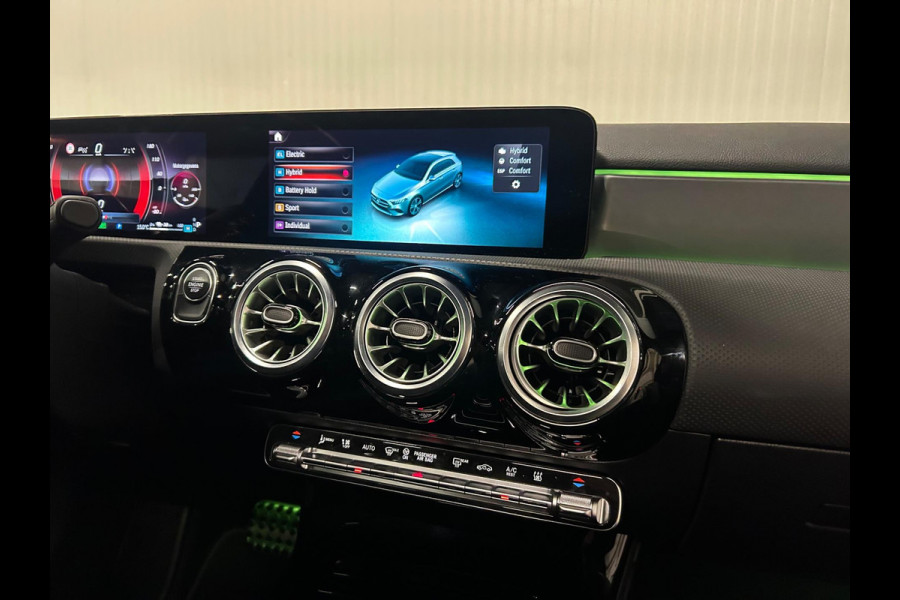 Mercedes-Benz A-Klasse 250 e AMG | PANO | HUD | 360 CAMERA | MEMORY | MULTIBEAM Mercedes-Benz A-Klasse 250 e AMG | PANO | HUD | 360 CAMERA | MEMORY | MULTIBEAM
